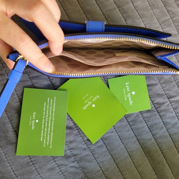 Kate Spade Cedar Street Karolina Wristlet - Picture 3 of 6